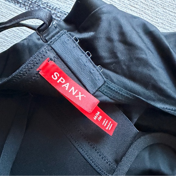 SPANX Suit Your Fancy Plunge Low-Back Thong Bodysuit Size Medium NWT - Picture 5 of 6